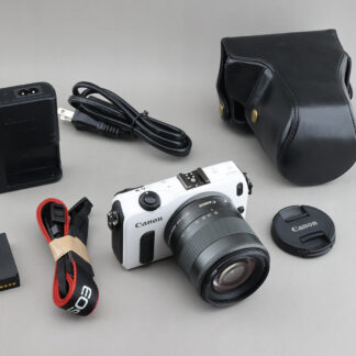 白色 Canon EOS M #xx389 + 18-55mm IS STM