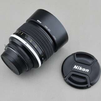 Nikon AIS 85mm f1.4 #xx424 +HN20 遮光罩