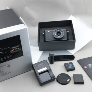 Leica X1 + 原廠手把  等效 36mm f2.8 隨身機