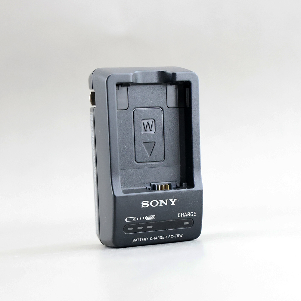 SONY 原廠充電器  BC-TRW