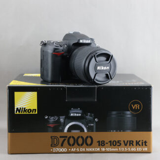 Nikon D7000 #xx520 + 18-105mm VR